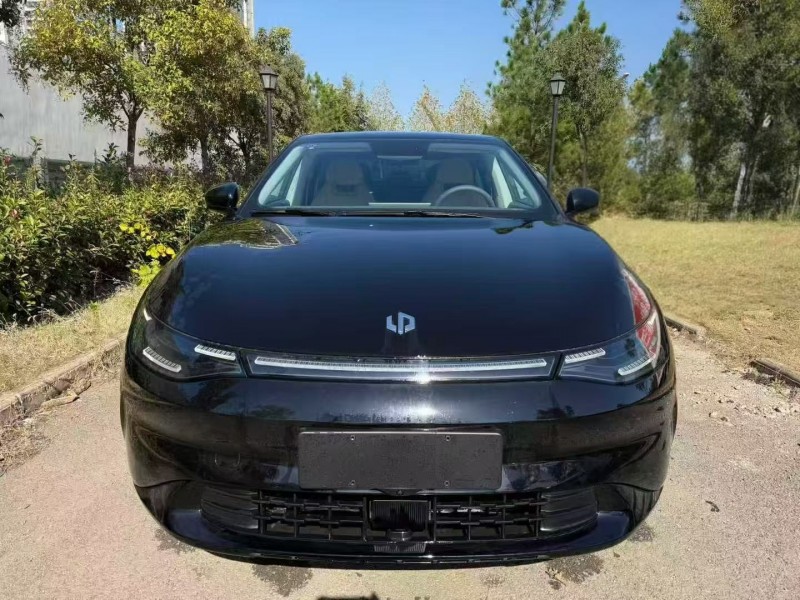 鄂州24年零跑汽车C011