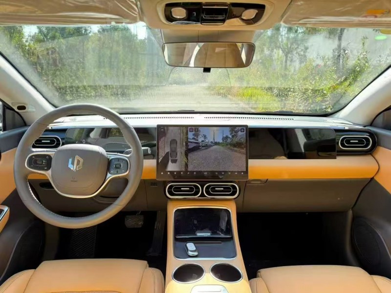 鄂州24年零跑汽车C016