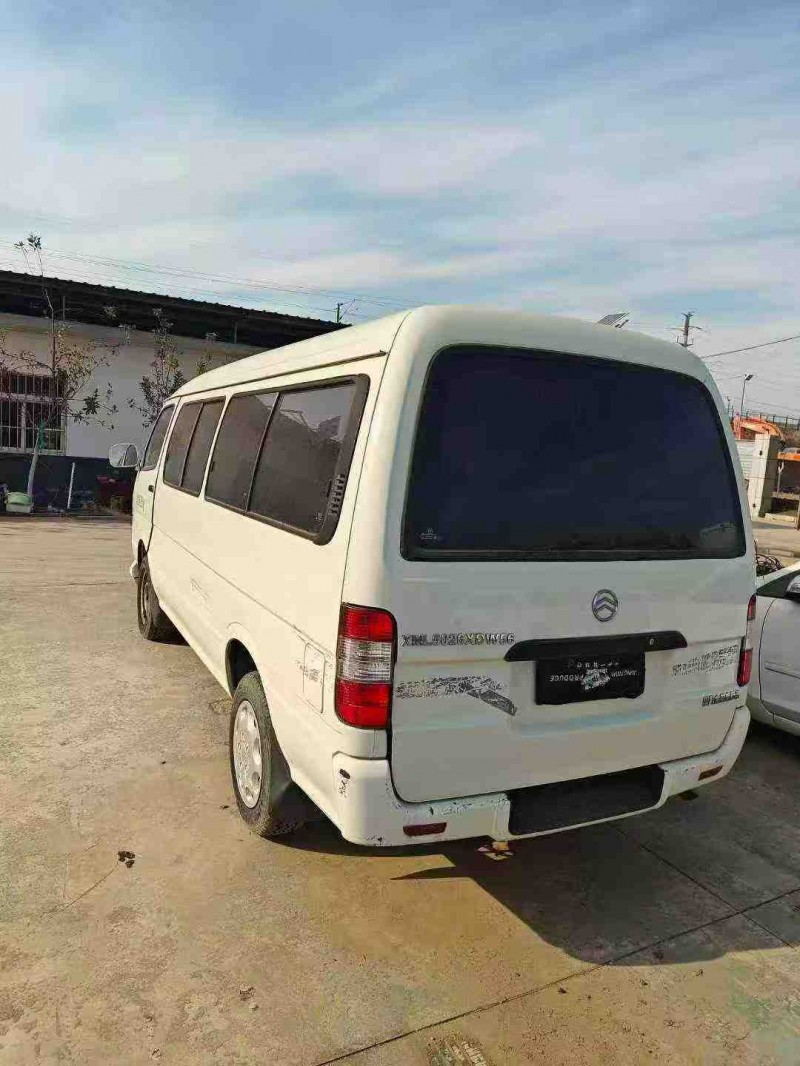 临沂22年华晨海狮8