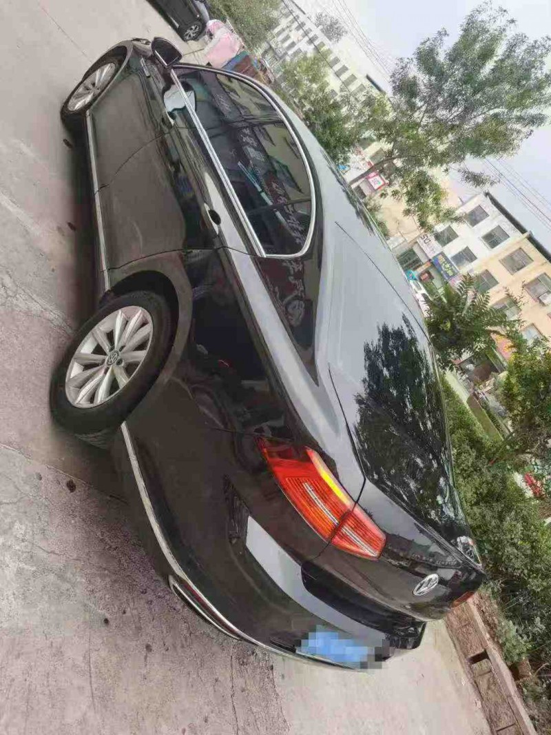 临沂17年大众迈腾8