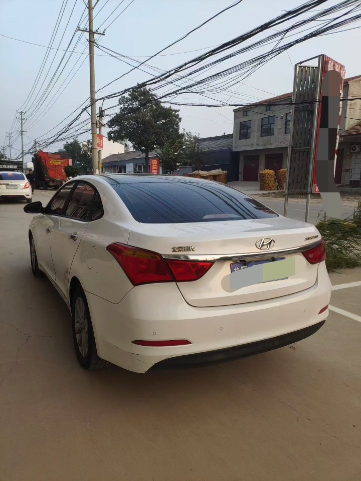 邯郸15年现代名图5