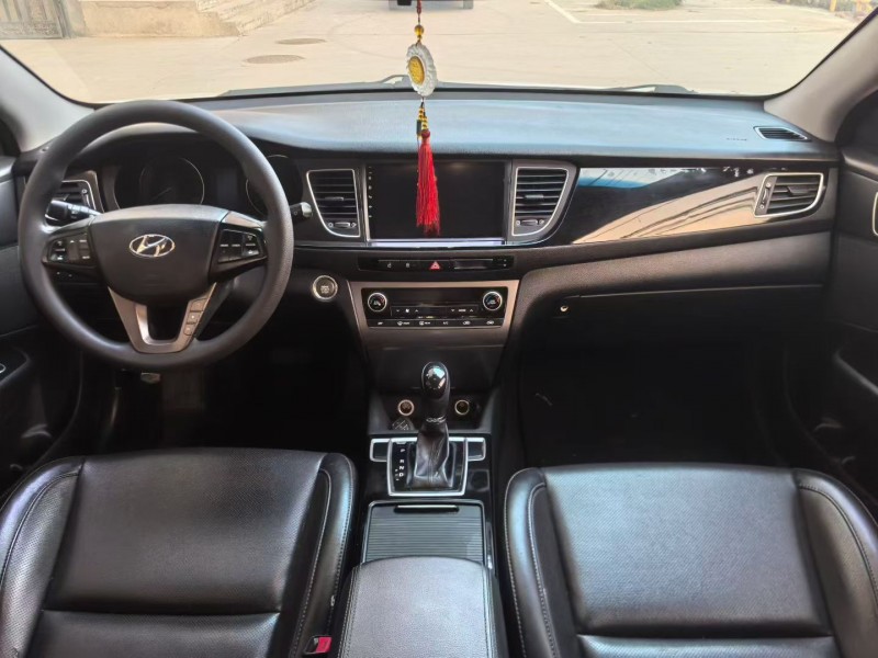 邯郸15年现代名图8