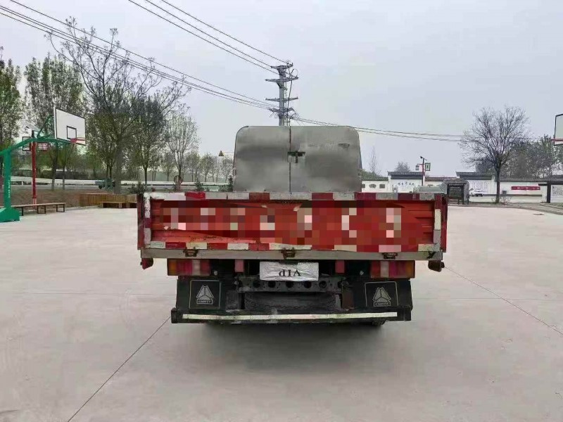 徐州20年卡车系列重汽豪沃7