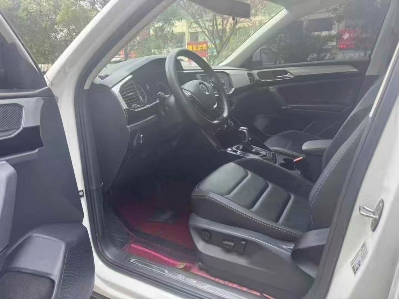 菏泽20年大众探岳6