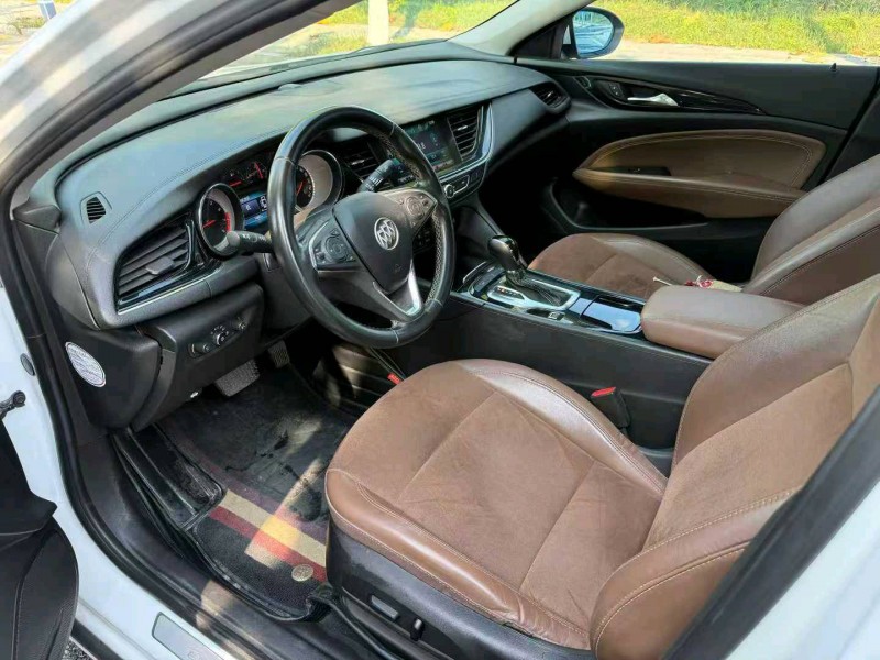 徐州19年别克君威9