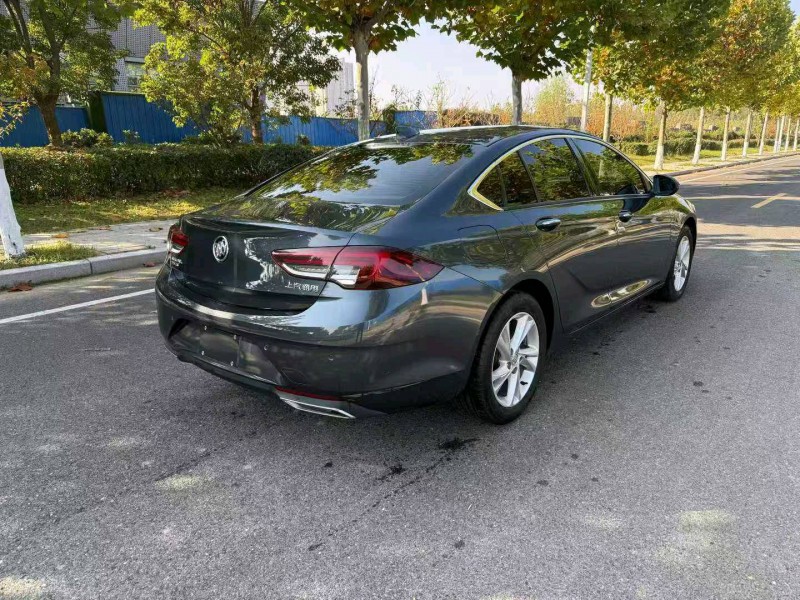 徐州21年别克君威5