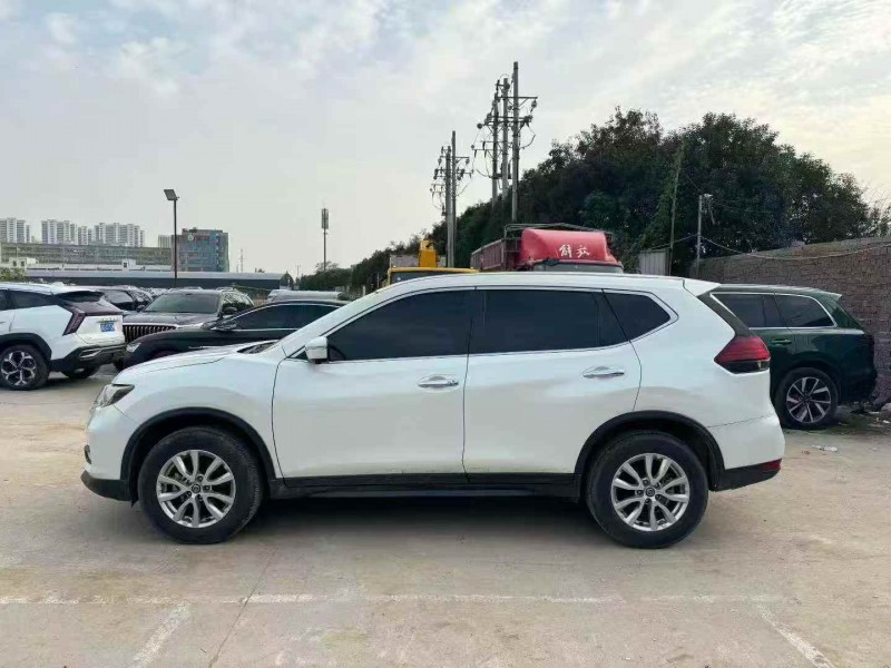 郑州22年日产奇骏2