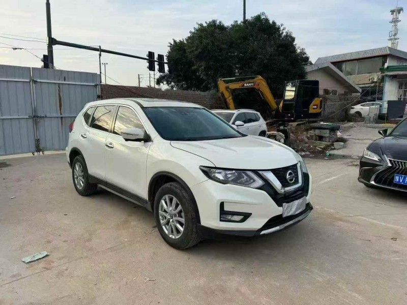 郑州22年日产奇骏3