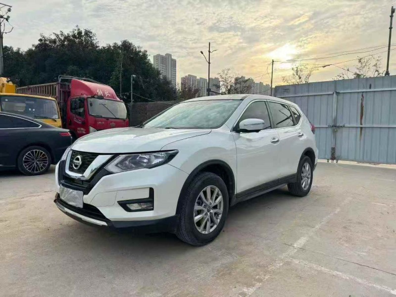 郑州22年日产奇骏4