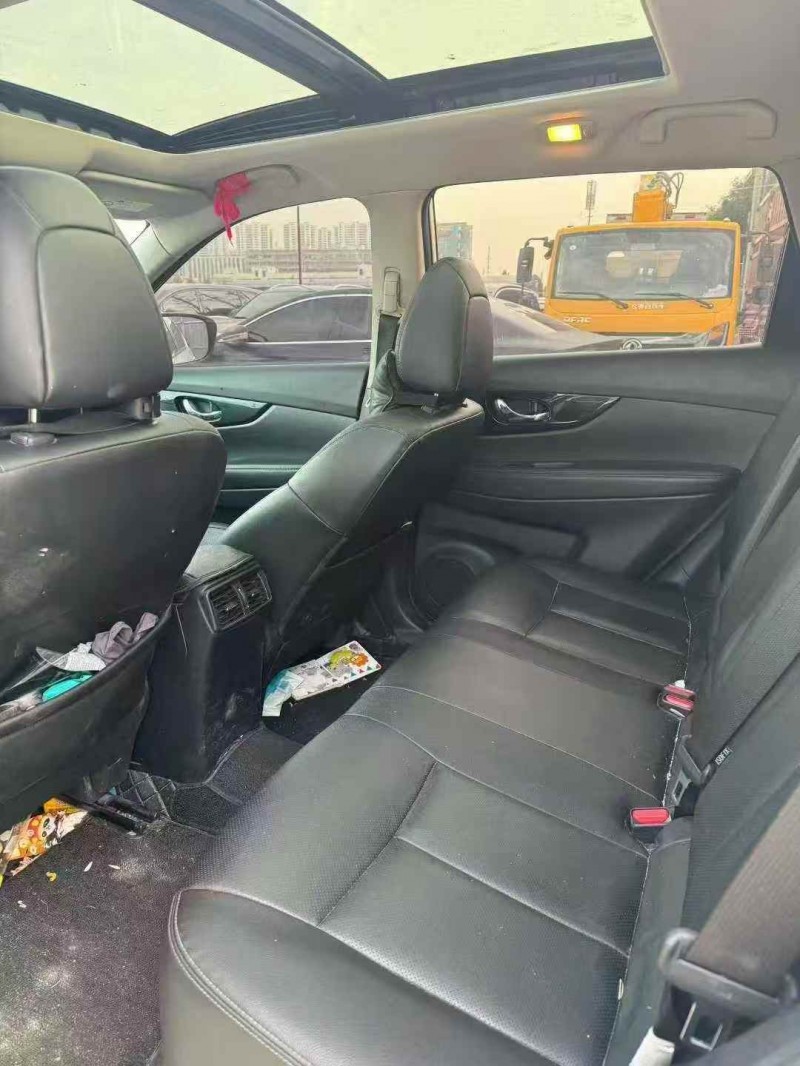 郑州22年日产奇骏5