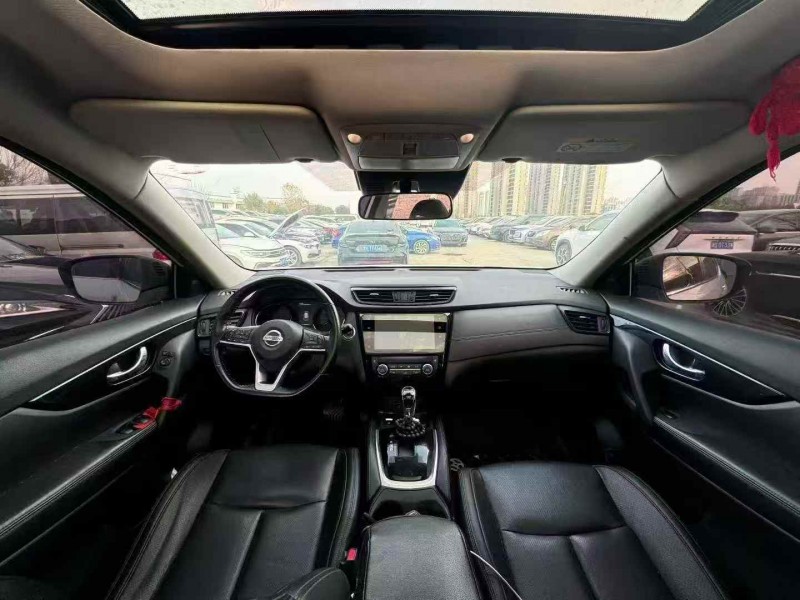 郑州22年日产奇骏9