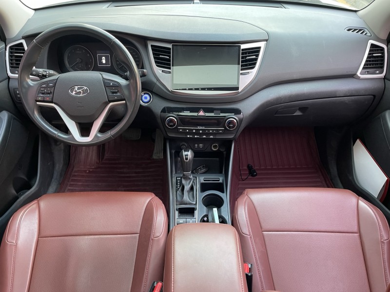 济宁16年现代途胜4