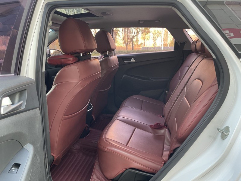 济宁16年现代途胜6