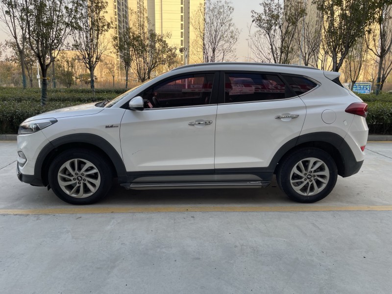 济宁16年现代途胜7