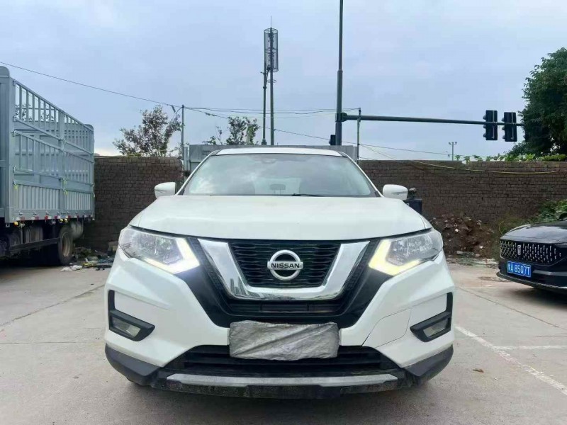 郑州21年日产奇骏1