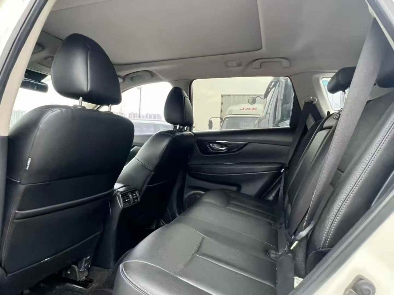 郑州21年日产奇骏9