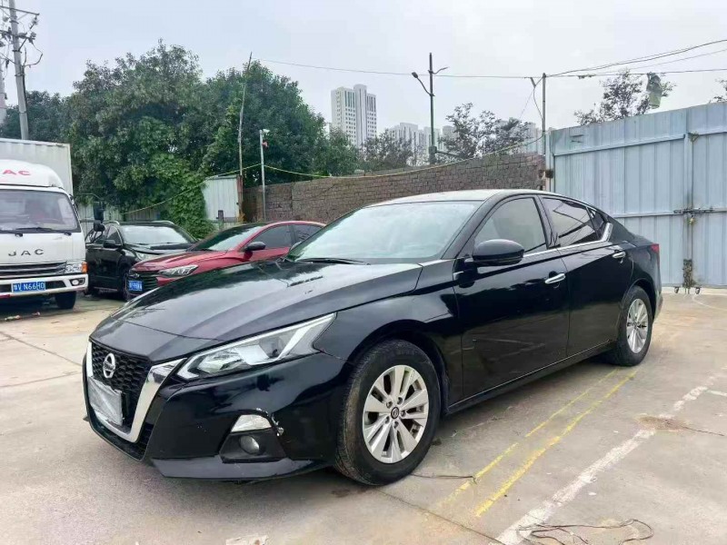 郑州21年日产天籁2