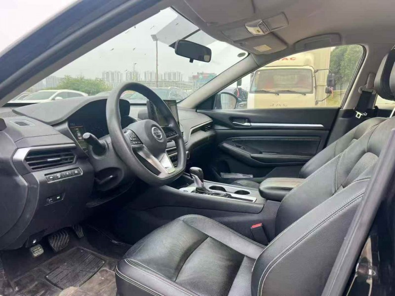 郑州21年日产天籁7