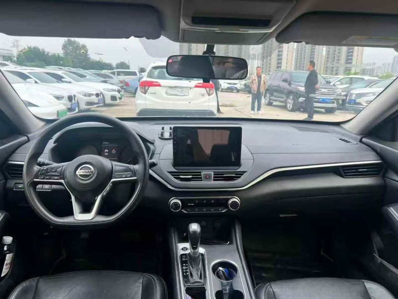 郑州21年日产天籁9