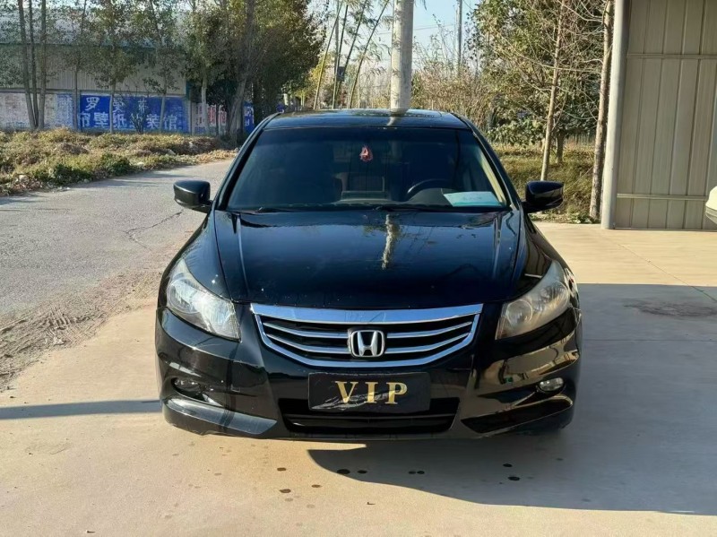 新乡11年本田雅阁1