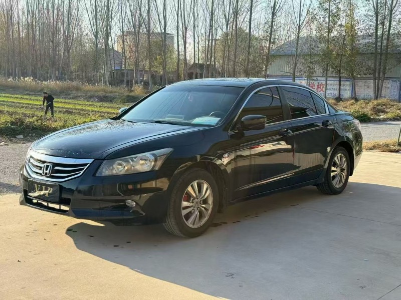 新乡11年本田雅阁3