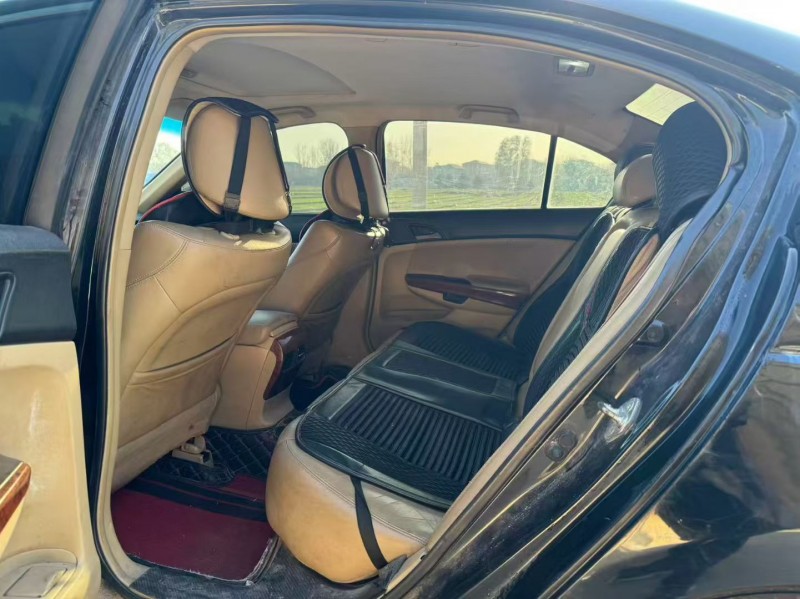 新乡11年本田雅阁5