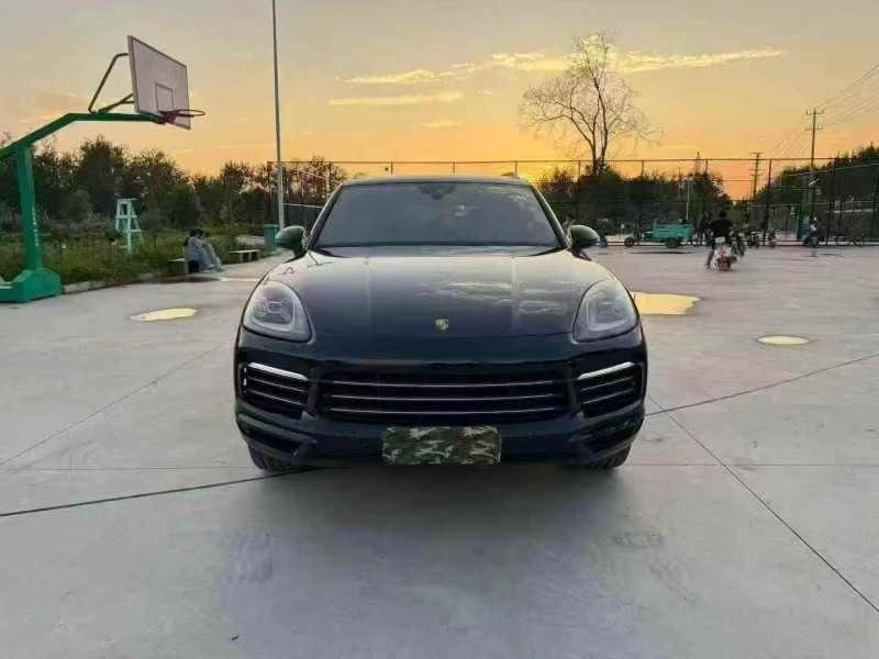 徐州19年保时捷卡宴1