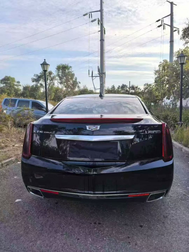 鄂州15年凯迪拉克XTS9