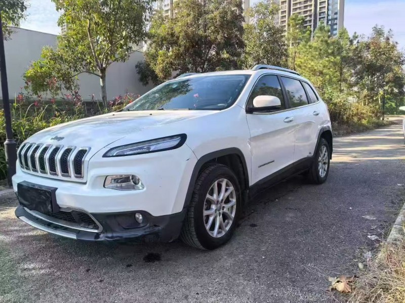 鄂州18年Jeep自由光2