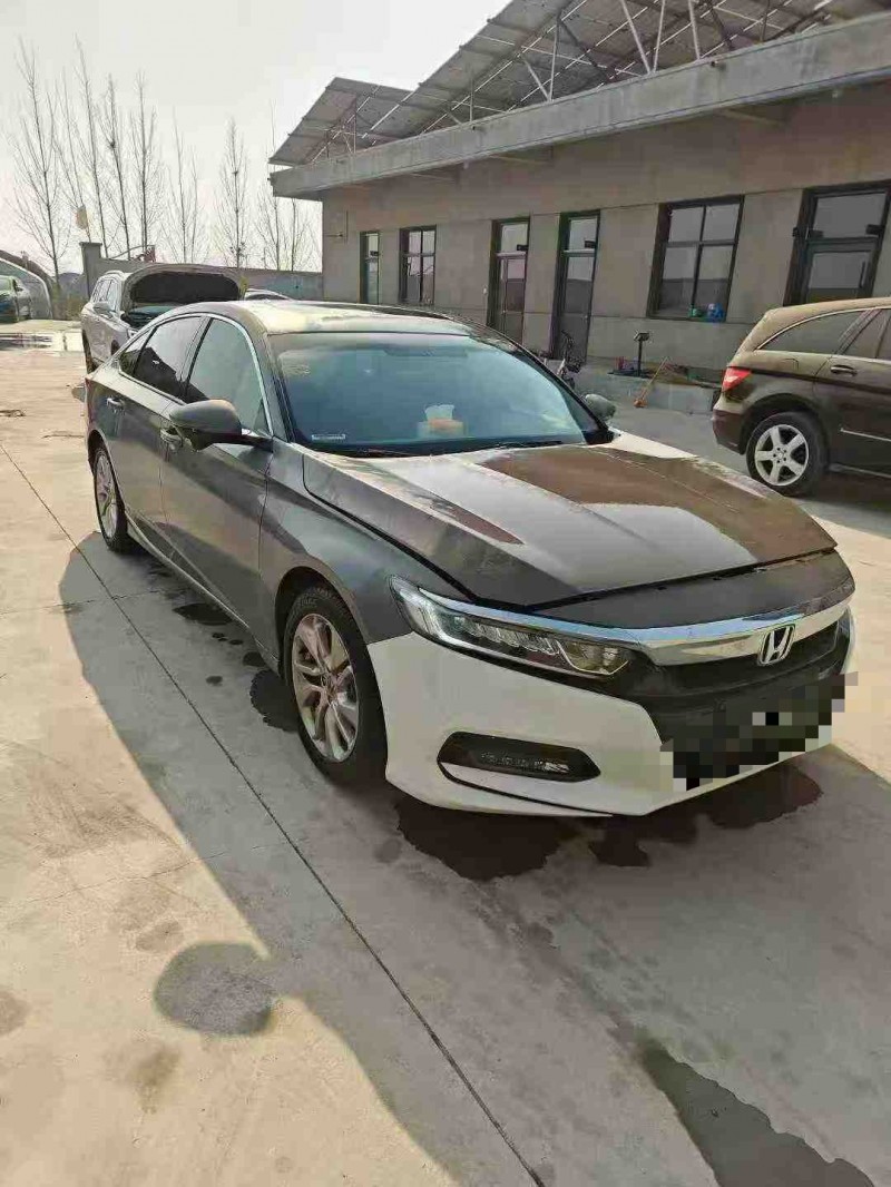 临沂21年本田雅阁3