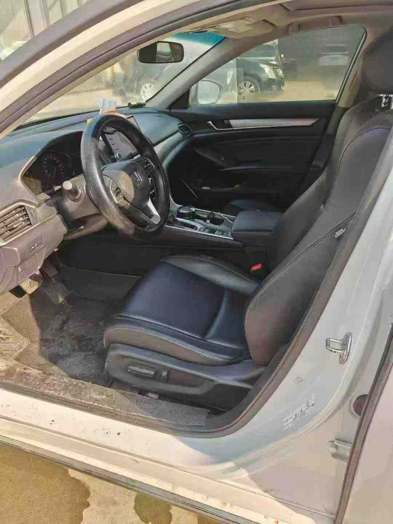 临沂21年本田雅阁4