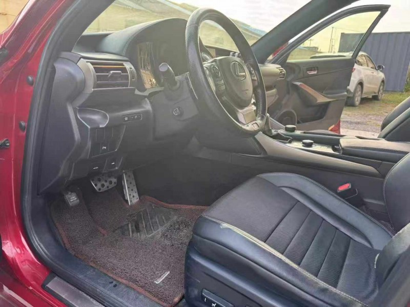 徐州14年雷克萨斯IS6