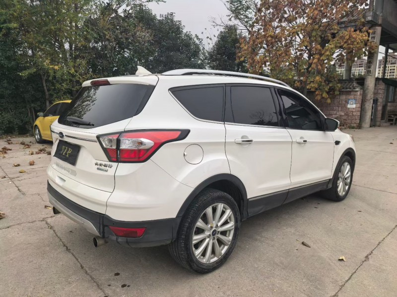 徐州17年福特翼虎6