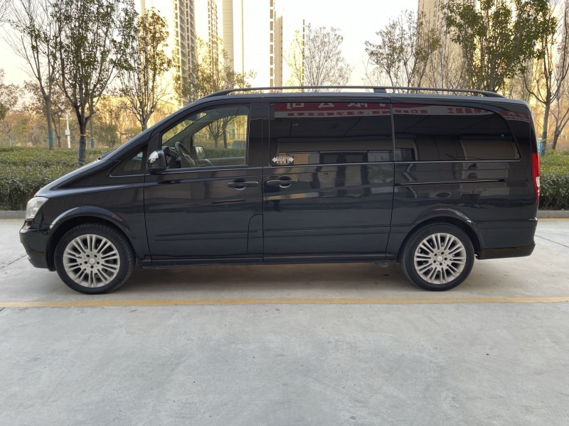 济宁13年奔驰唯雅诺8