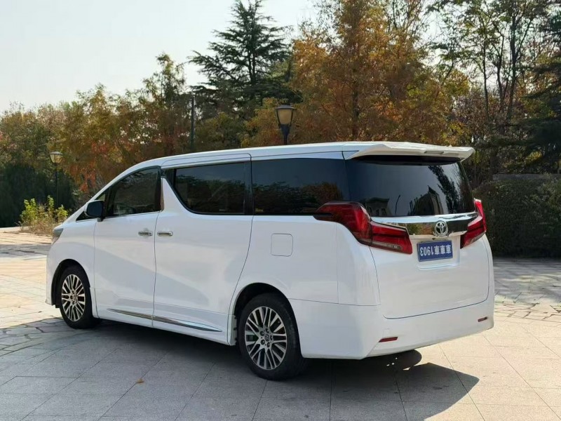 青岛17年丰田埃尔法7