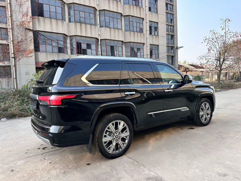 济南24年丰田红杉8