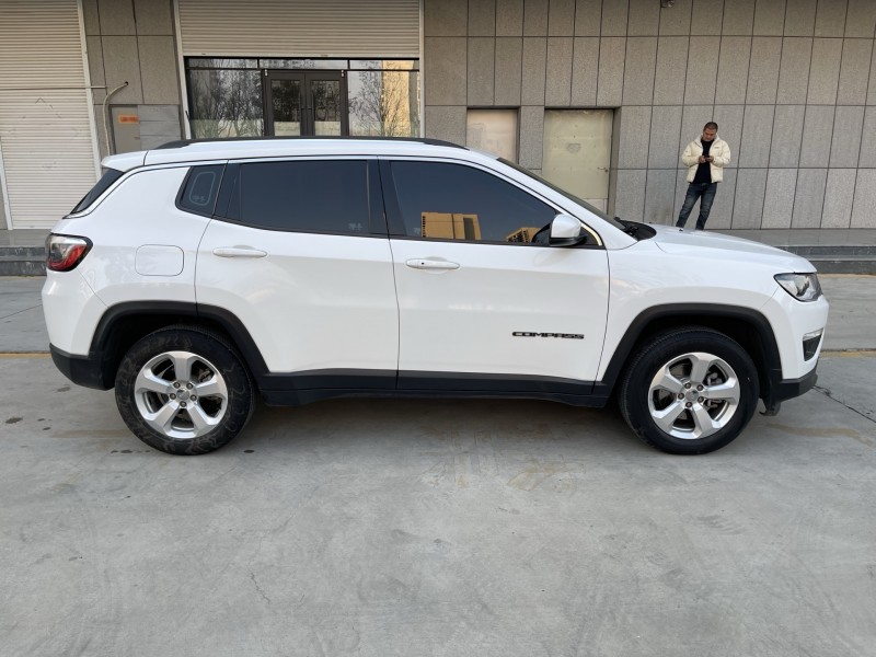 济宁18年Jeep指南者8