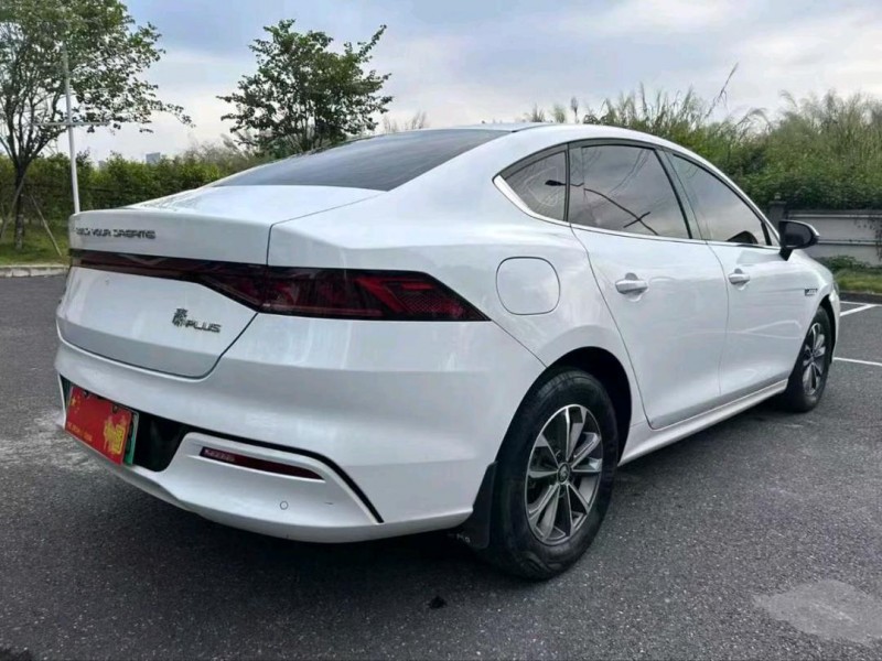 广州24年比亚迪秦8