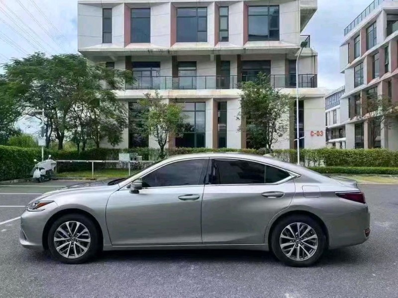 广州23年雷克萨斯ES3