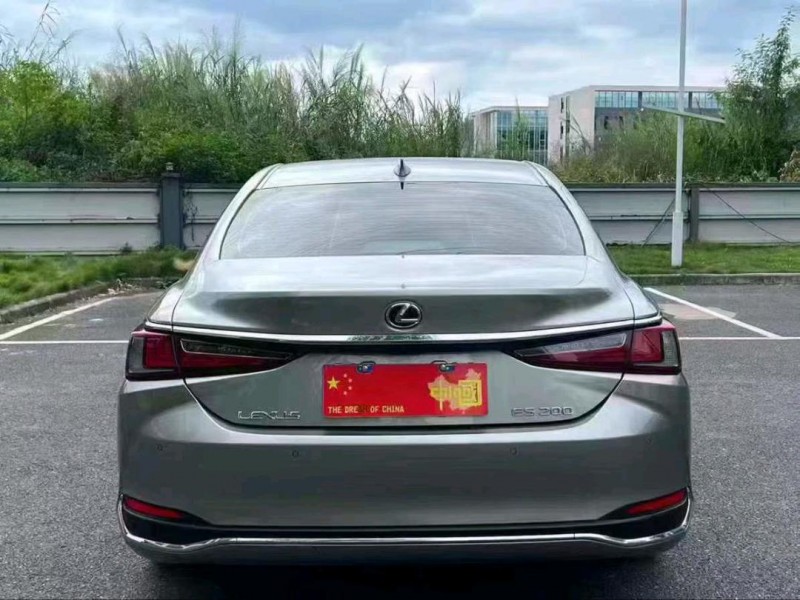 广州23年雷克萨斯ES5