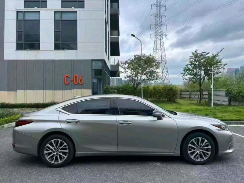 广州23年雷克萨斯ES6