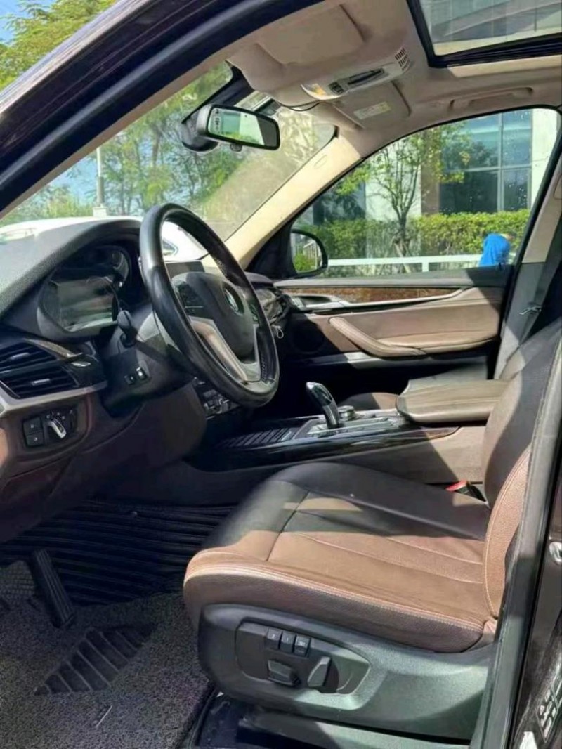 广州19年宝马X56