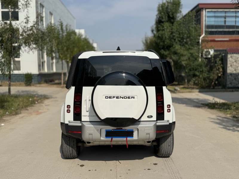 新乡24年路虎卫士5