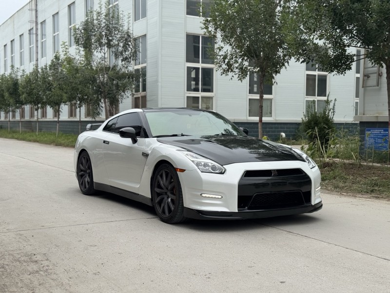 新乡15年日产GT-R3