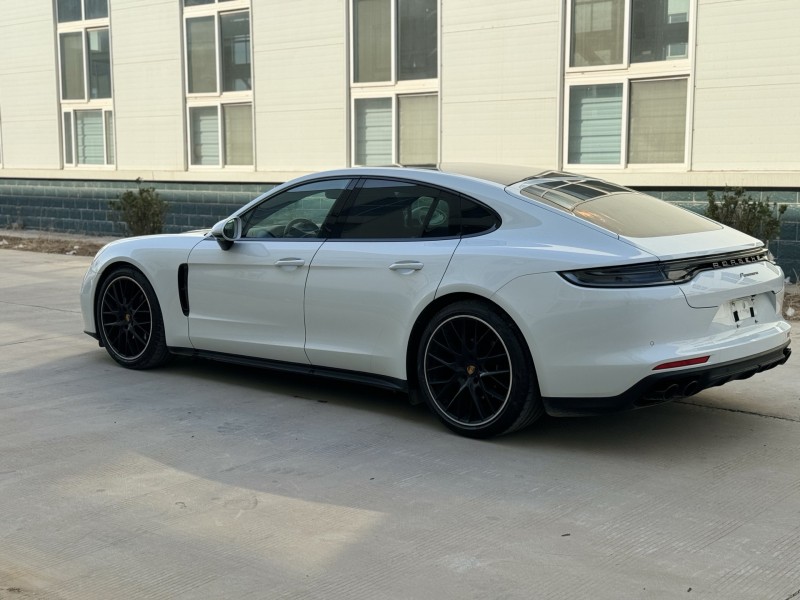 新乡24年保时捷帕拉梅拉4