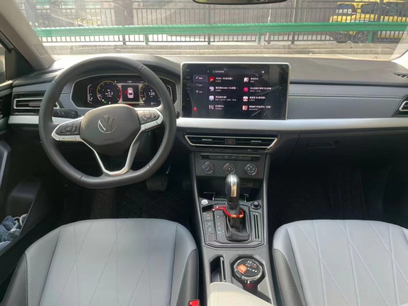 兰州25年大众朗逸8