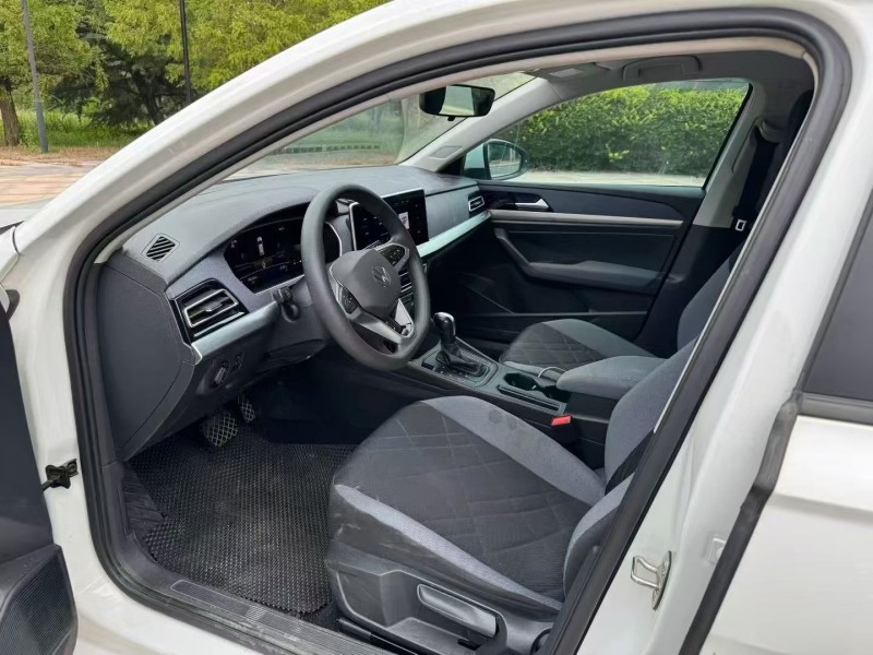 枣庄23年大众朗逸4