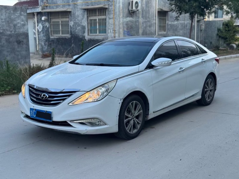 新乡15年现代索纳塔2