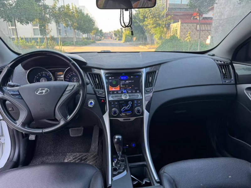 新乡15年现代索纳塔8