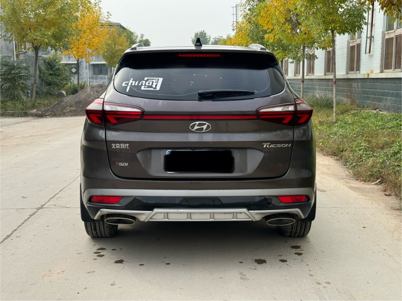 新乡20年现代途胜5